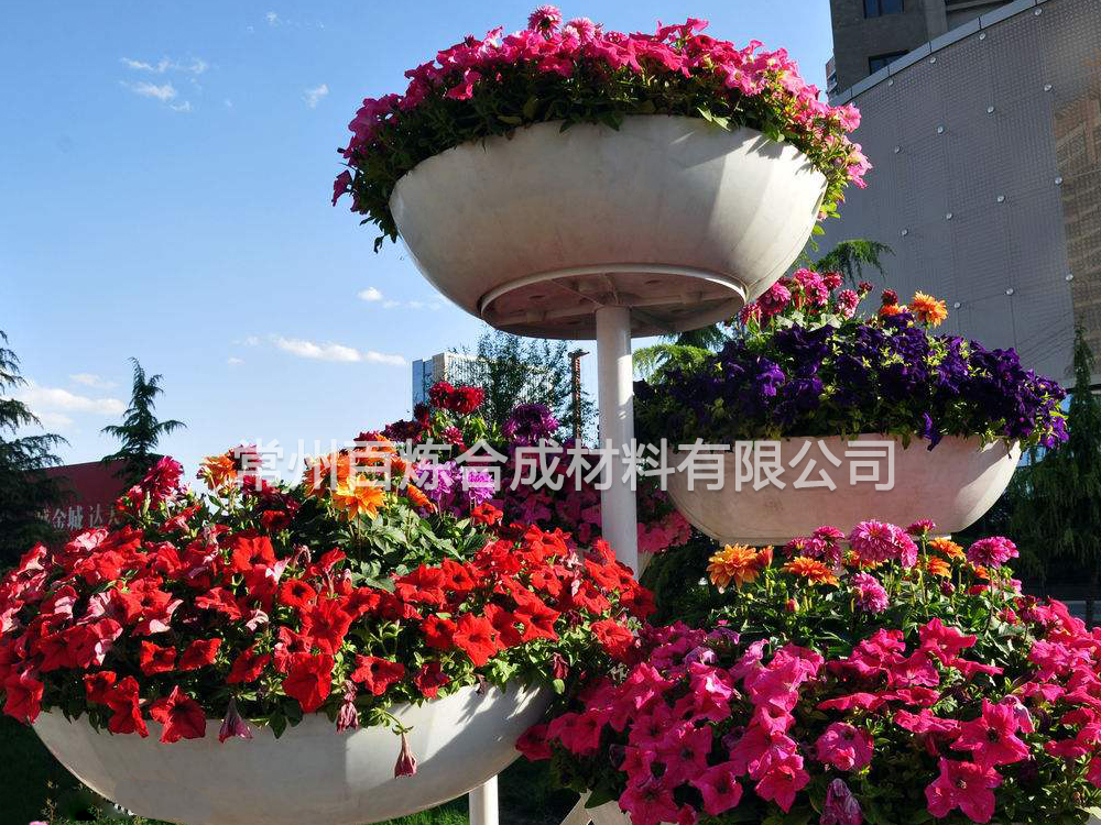 花箱批發(fā)廠家解讀行業(yè)趨勢(shì)：戶外園藝玻璃鋼花箱 